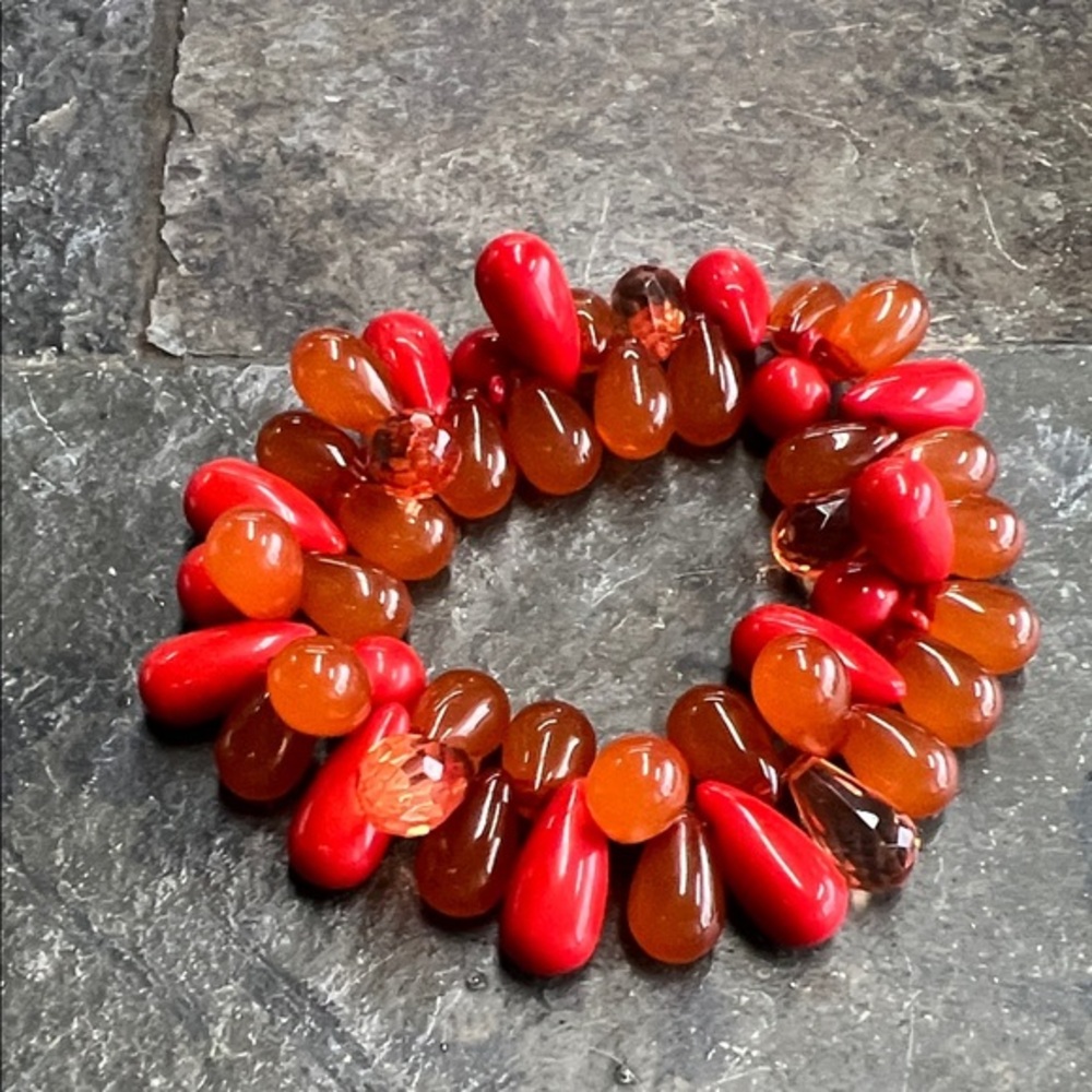 Bakelite bead bracelet mixed w/Cajun orange and plastic faceted beads